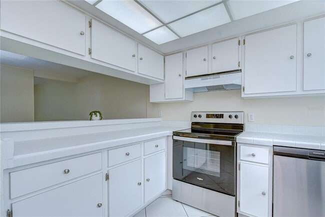 Building Photo - 230 Cypress Pl