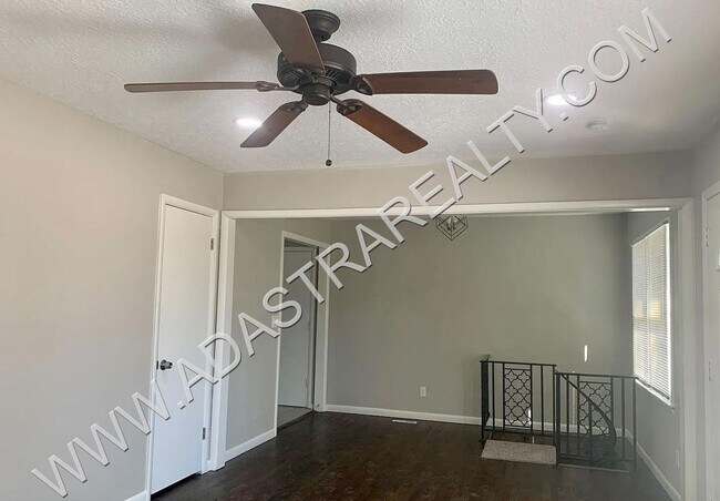 Building Photo - Beautiful Newly Remodeled Raytown Home-Coming SOON!!