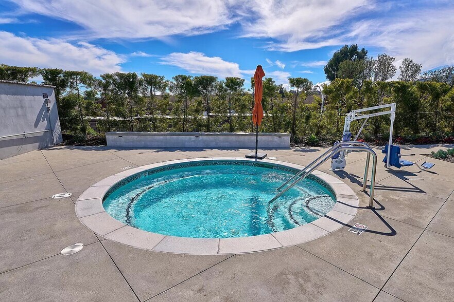 Building Photo - 27717 Stonehurst Ln