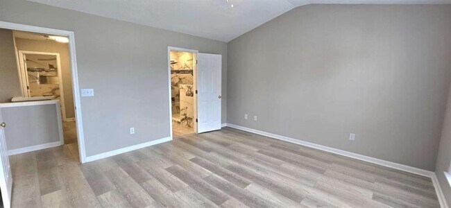 Building Photo - 3611 Gainesway Trace