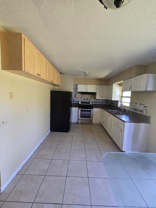 Building Photo - 3751 NW 36th St