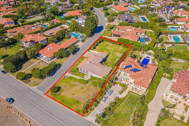 Building Photo - Ocean View Prime Location