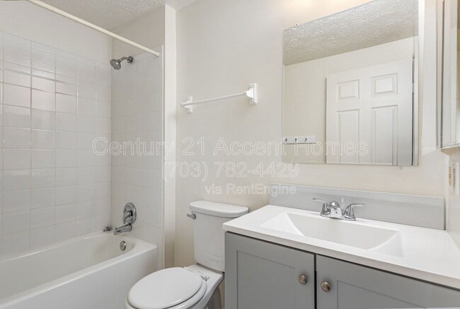 Building Photo - 9086 Tiffany Park Ct