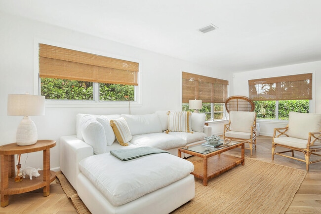 Building Photo - 319 Hunter St