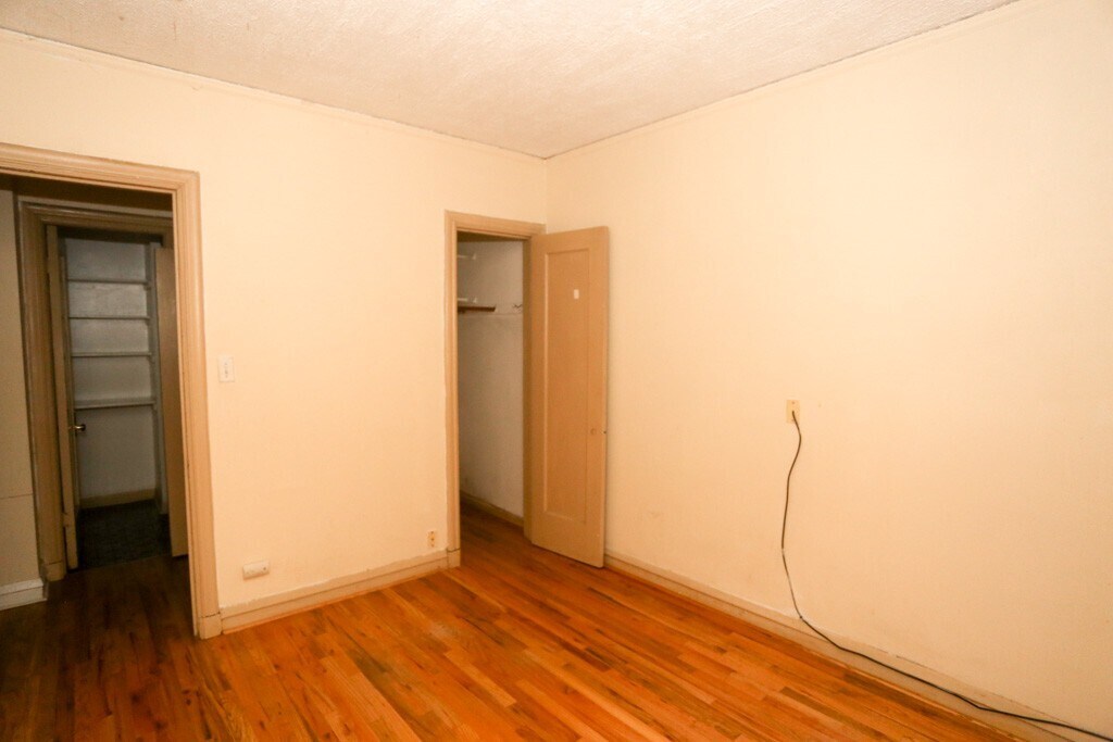 Building Photo - 849 W Wolfram St