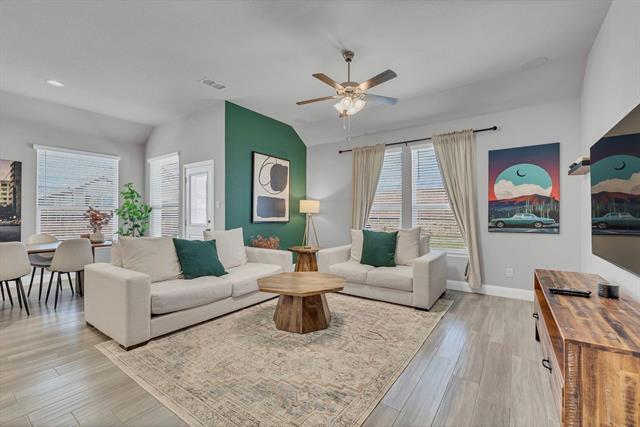 Building Photo - 1000 Westwood Ln