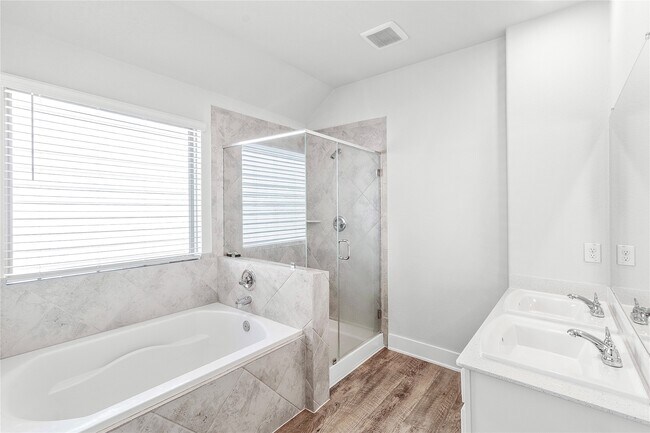 Building Photo - 4426 Ibiza Ln