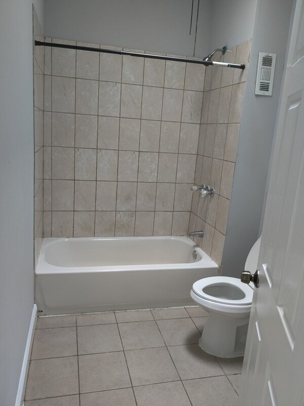 Building Photo - 628 N 55th St