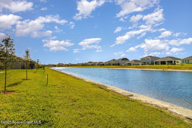 Building Photo - 2482 Carrick St