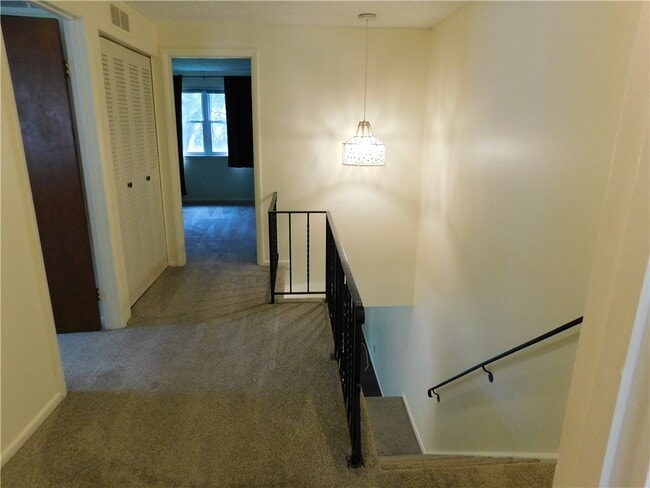 Building Photo - 25 Havenwood