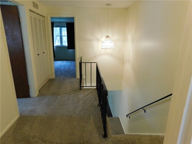 Building Photo - 25 Havenwood Hollow