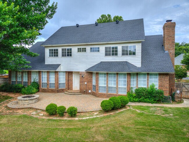 Building Photo - Spacious Home + East Edmond + 4 bedrooms + Fox Lake