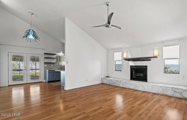 Building Photo - 421 Oleander Cir