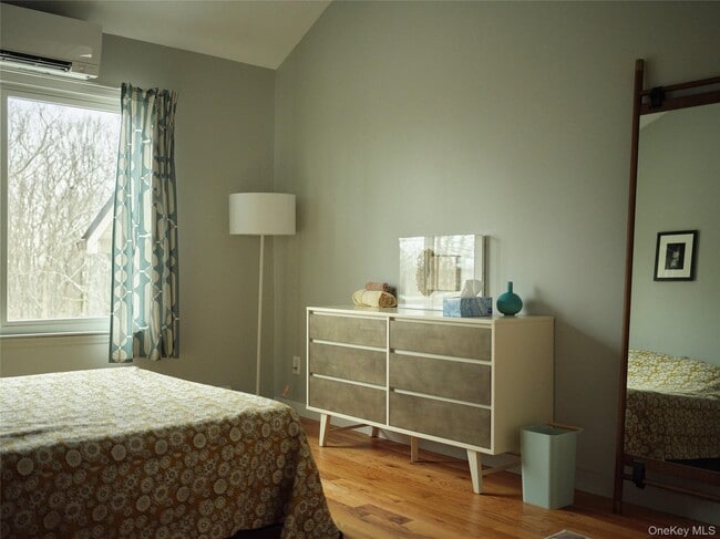 Building Photo - 285 Circle Rd