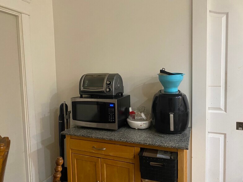 Other Kitchen Amenities - 1845 Junipero Ave