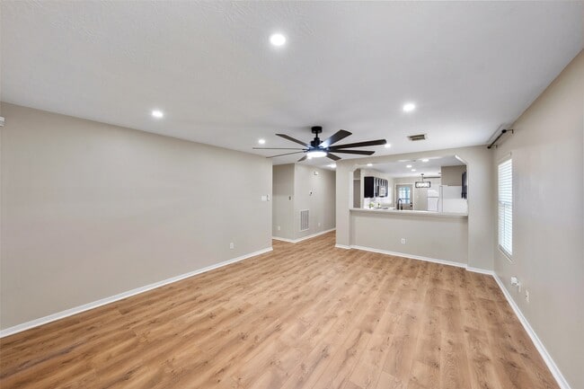 Building Photo - 7826 Chervil Ln