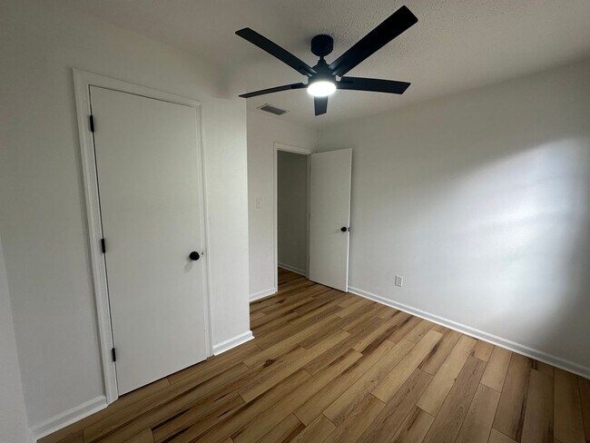 Building Photo - Lighthouse Townhome-Located in Campbell County