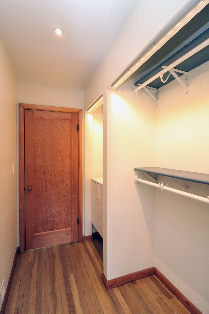Building Photo - 9823 SW 55th Ave
