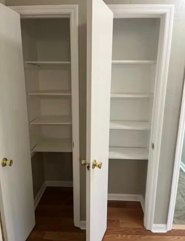 Building Photo - 1571 Live Oak Dr