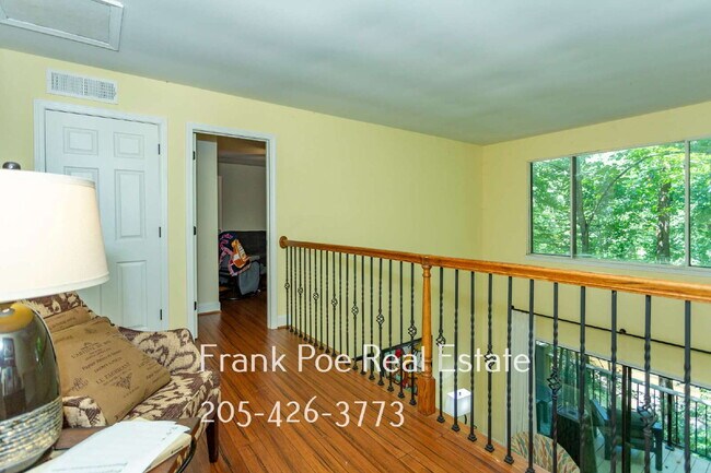Building Photo - Charming 3-Bedroom Condominium in Birmingham!