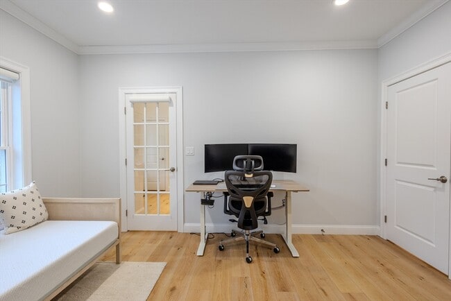 Building Photo - 18 Locust Hill Dr