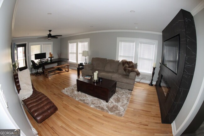 Building Photo - 518 North Ave