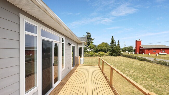 Building Photo - 2 Bed 2 Bath - Penn Cove - Small Dog - Vie...