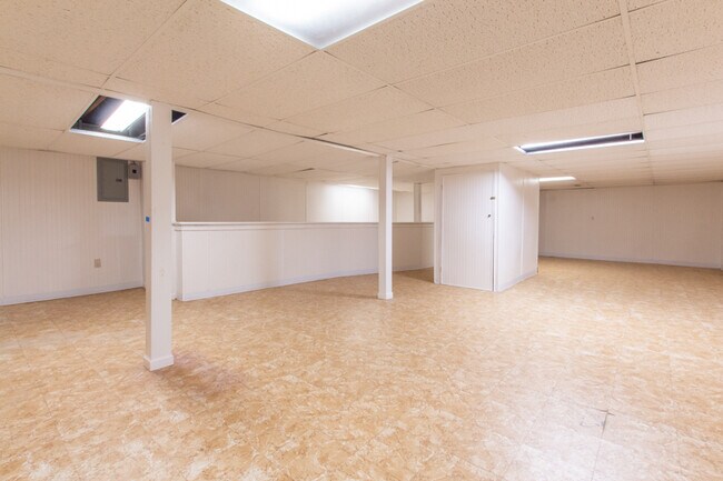 Building Photo - 3535 Balfour Dr