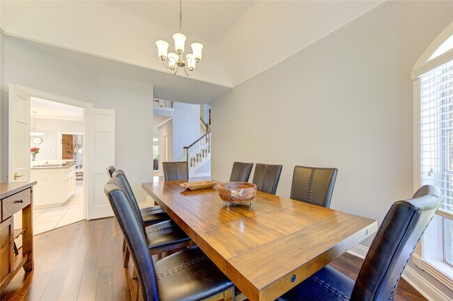 Building Photo - 3622 Springhill Ln