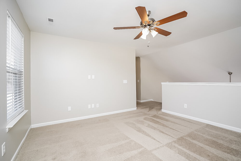 Building Photo - 102 Meadow Crest Ct