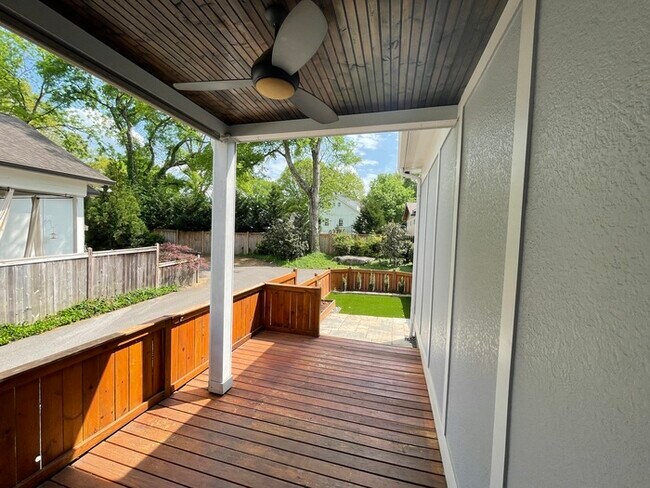 Building Photo - Green Hills/Lipscomb area home built in 20...