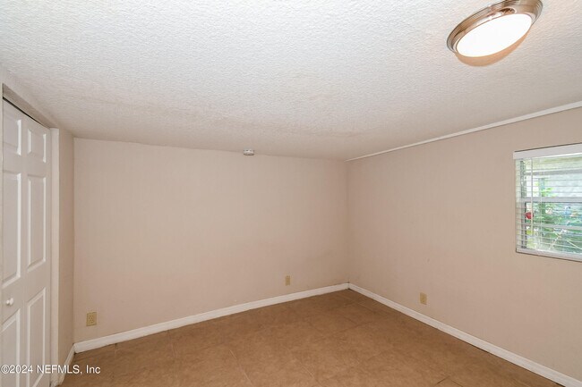 Building Photo - 9155 5th Ave