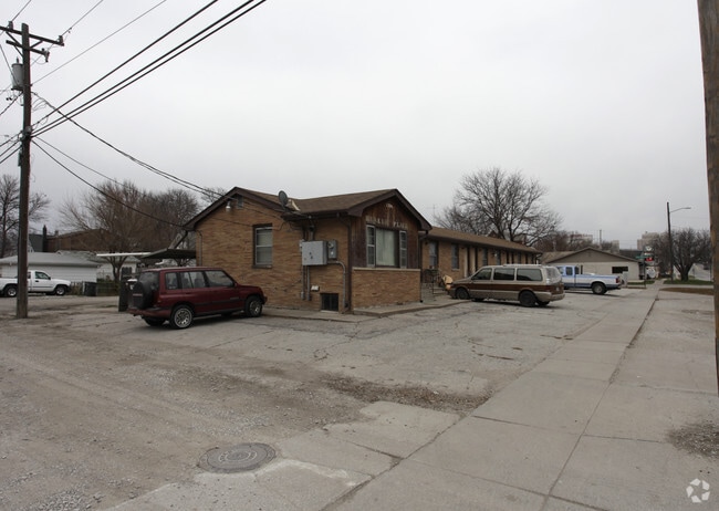 Primary Photo - Husker Place