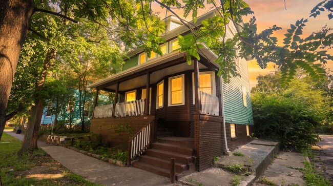 Building Photo - 8922 Meridian Ave