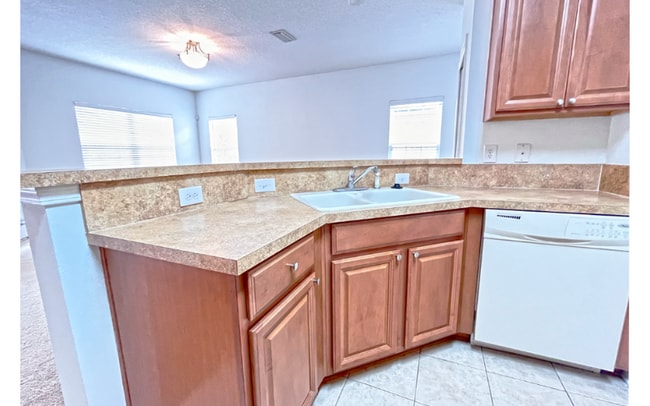 Building Photo - 7202 Deerfoot Cir