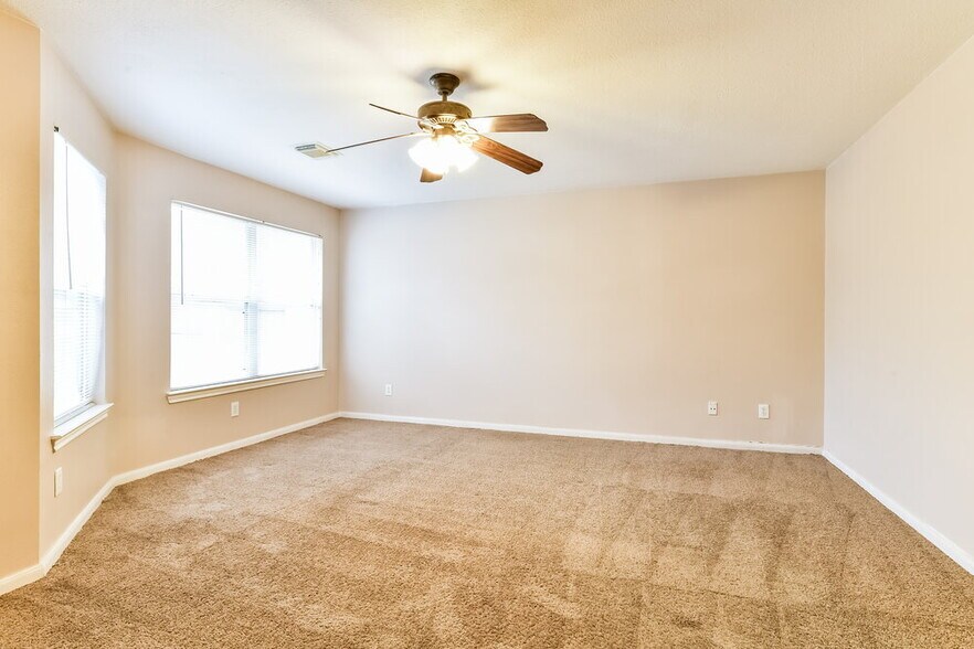 Building Photo - 3219 Candlepine Dr