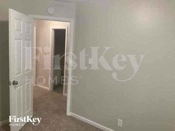 Building Photo - 1049 Megan Ct