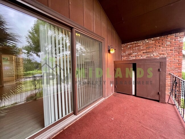 Building Photo - 623 Henderson St