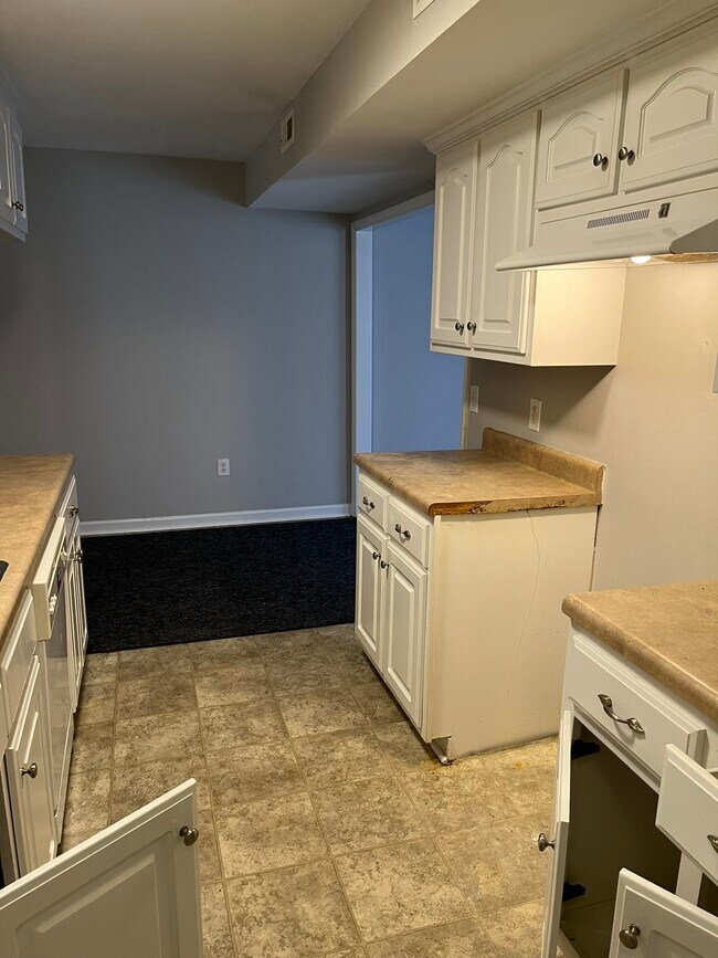 Building Photo - AVS2 AJ Duplexes