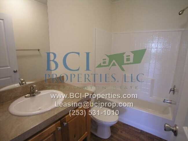 Building Photo - Welcome Home to Evergreen Place Condominiu...