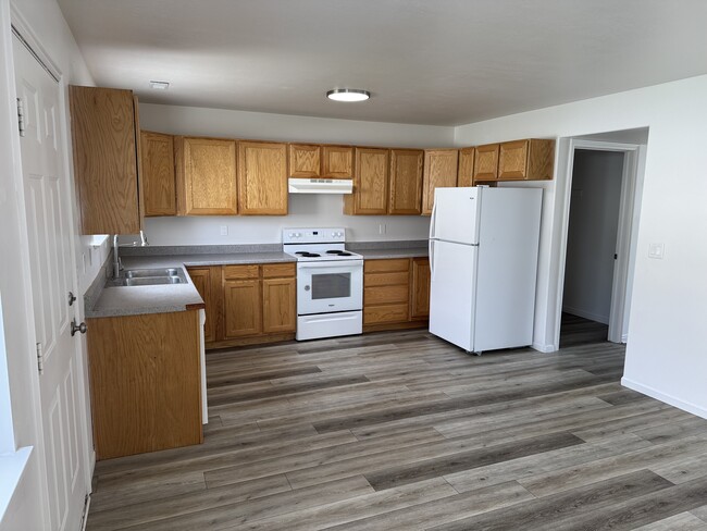 Building Photo - 2500 W 450 N