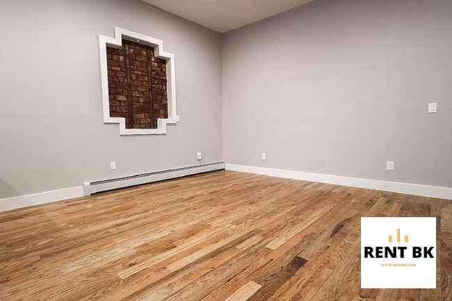 Building Photo - 199 Weirfield St