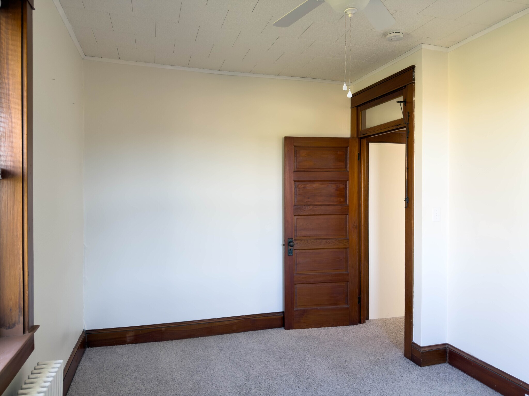 Building Photo - 490 Sumac Rd
