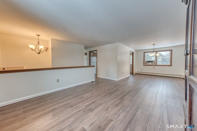 Building Photo - 5 Cutler Ln