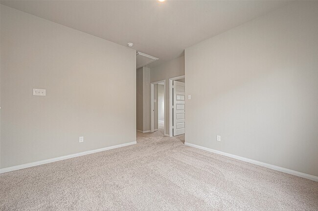 Building Photo - 4923 Luke Matthew Dr