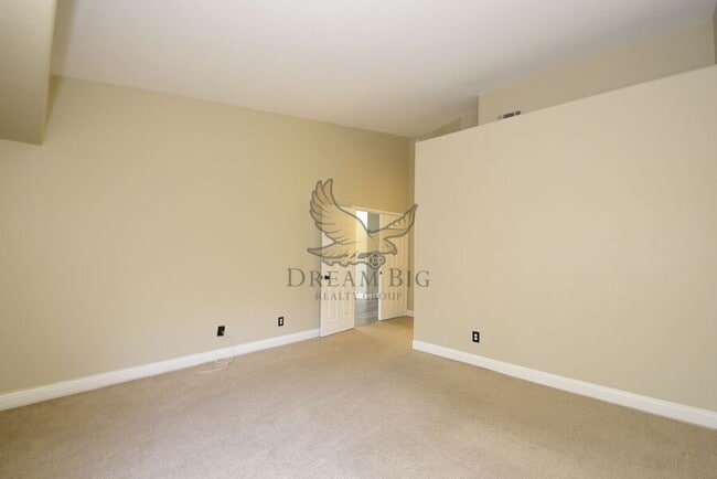 Building Photo - 10524 Autumn Pine Ave