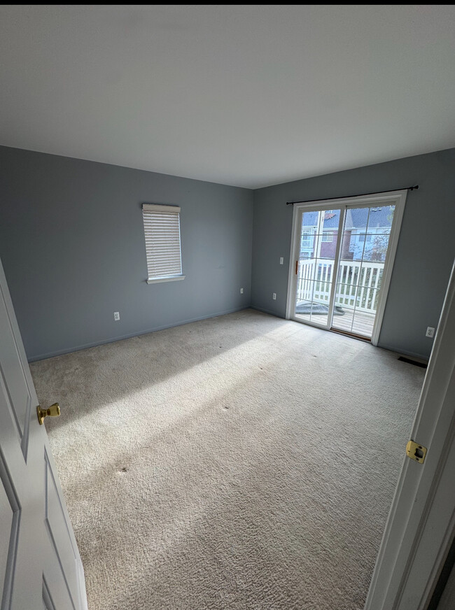 Building Photo - 5427 Twin Oaks Dr