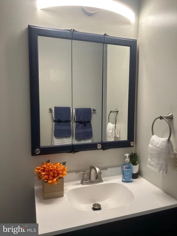 Building Photo - 41 Vanderbilt Ct