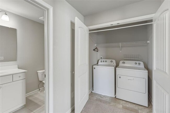 Building Photo - 6496 Crosscreek Ln