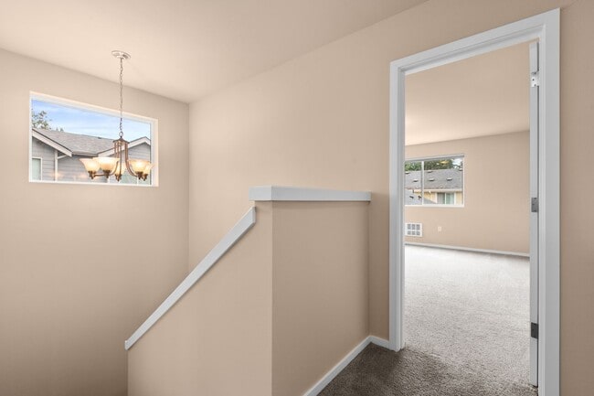 Building Photo - 4Bd/3.5Ba Mountlake Terrace Townhouse